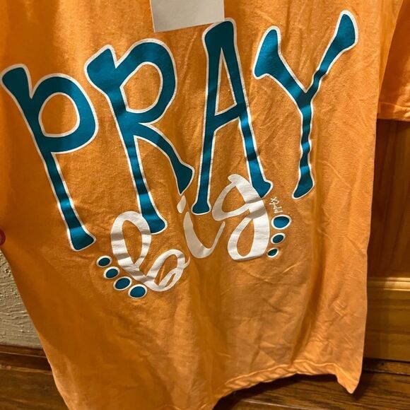 (NWT) pray big size small t shirt - Picture 2 of 6